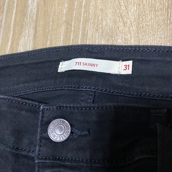 Black Levi’s skinny jeans 31 - Picture 2 of 4